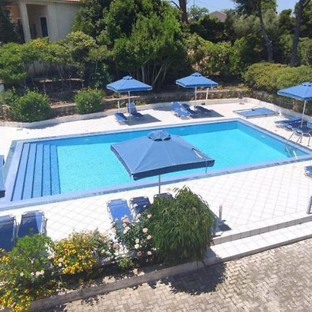 Blue White Apartments - Kefallonia Poolside Retreats Spartia  Bagian luar foto