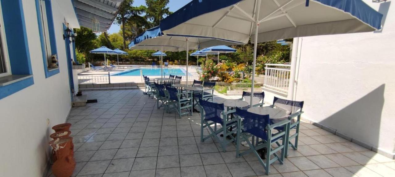 Blue White Apartments - Kefallonia Poolside Retreats Spartia  Bagian luar foto