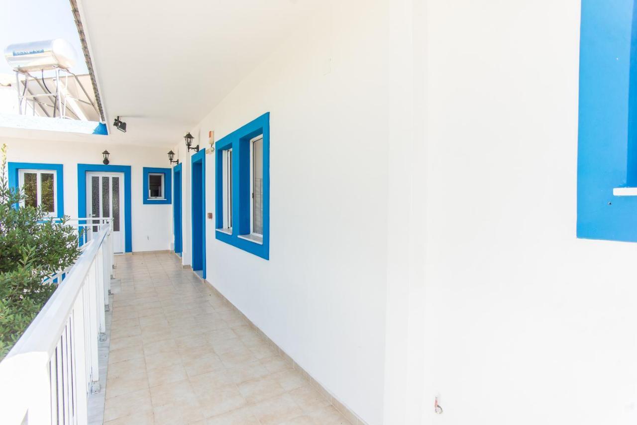 Blue White Apartments - Kefallonia Poolside Retreats Spartia  Bagian luar foto