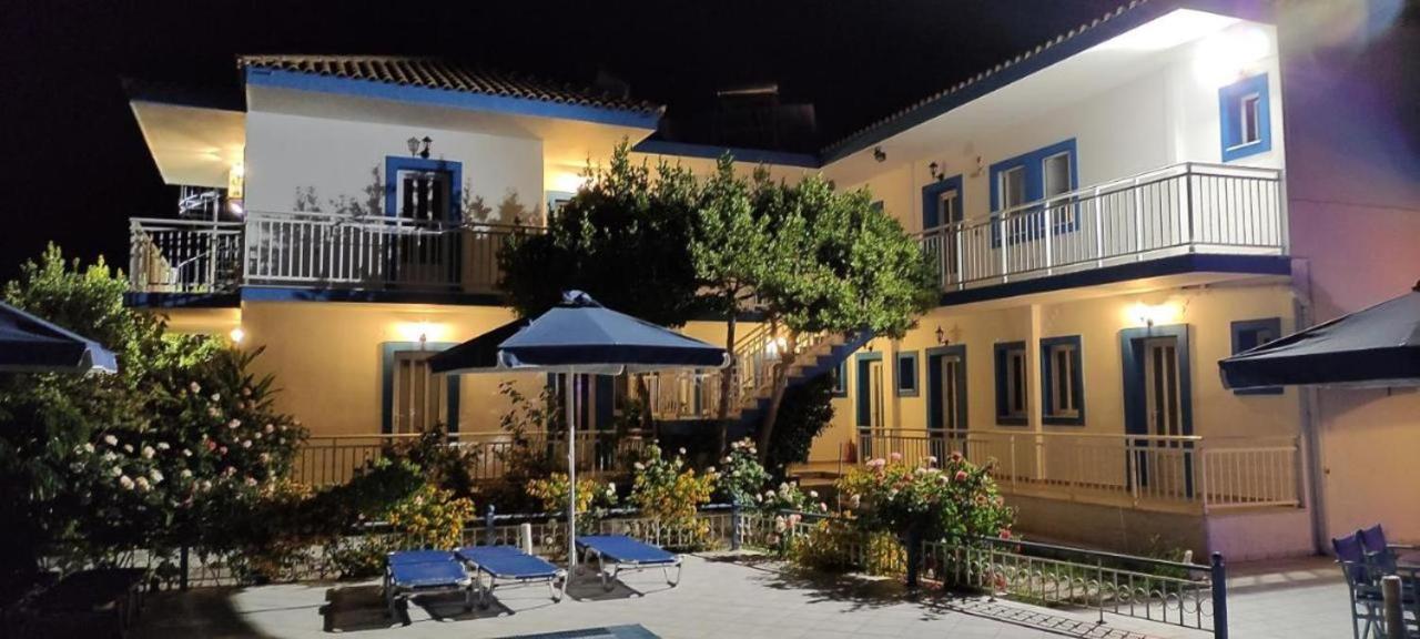 Blue White Apartments - Kefallonia Poolside Retreats Spartia  Bagian luar foto