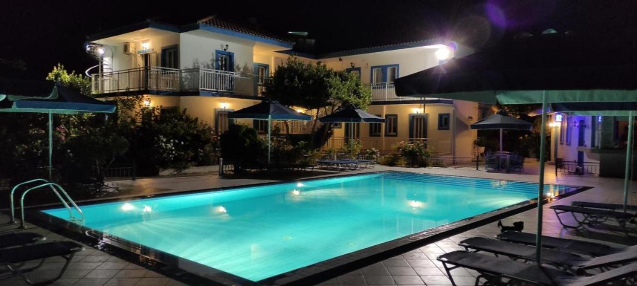 Blue White Apartments - Kefallonia Poolside Retreats Spartia  Bagian luar foto