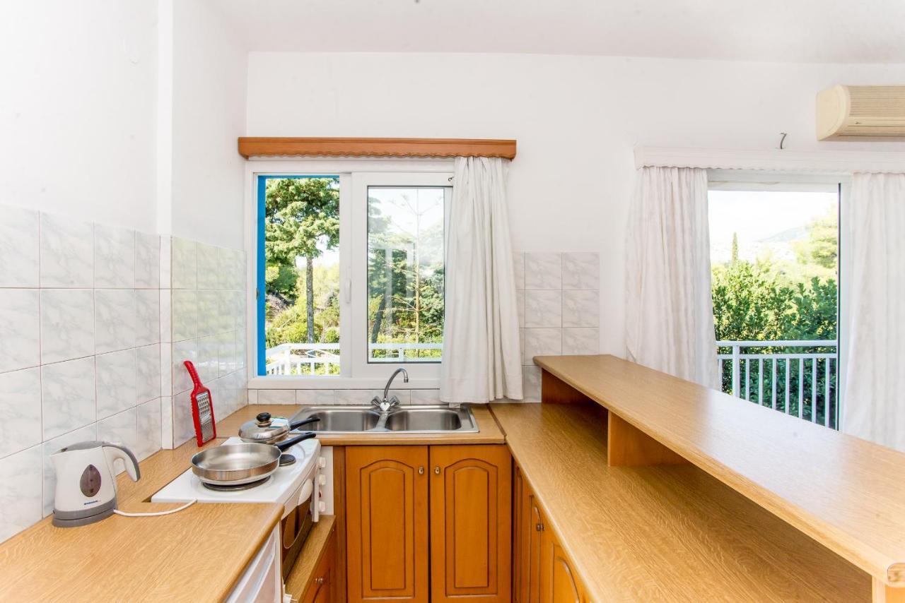 Blue White Apartments - Kefallonia Poolside Retreats Spartia  Bagian luar foto