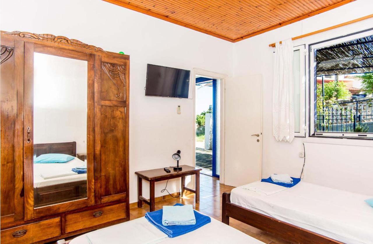 Blue White Apartments - Kefallonia Poolside Retreats Spartia  Bagian luar foto