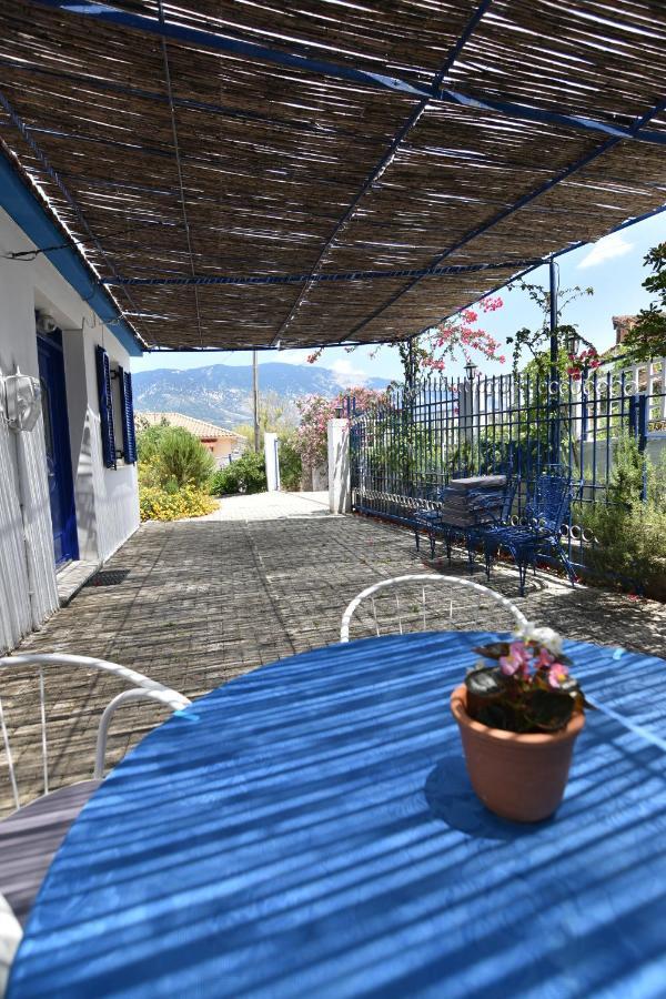 Blue White Apartments - Kefallonia Poolside Retreats Spartia  Bagian luar foto