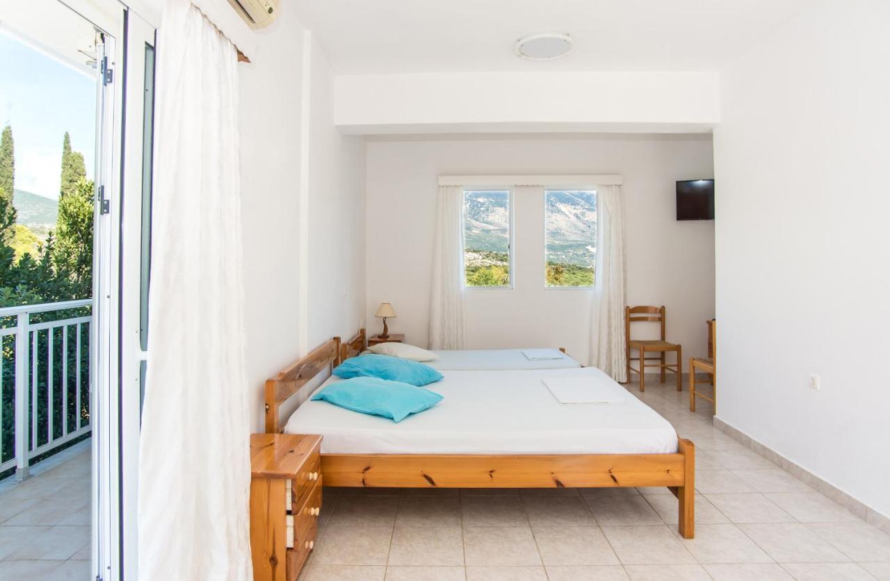 Blue White Apartments - Kefallonia Poolside Retreats Spartia  Bagian luar foto