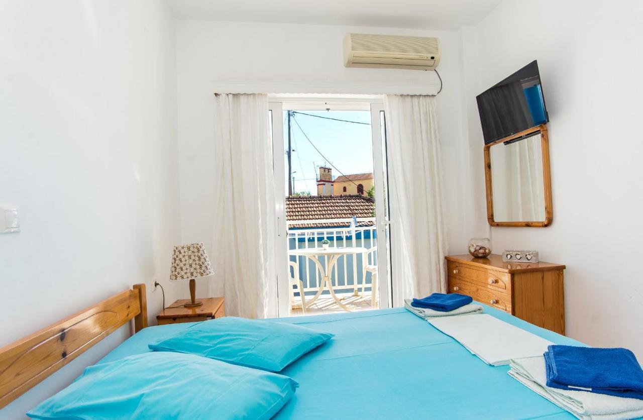 Blue White Apartments - Kefallonia Poolside Retreats Spartia  Bagian luar foto