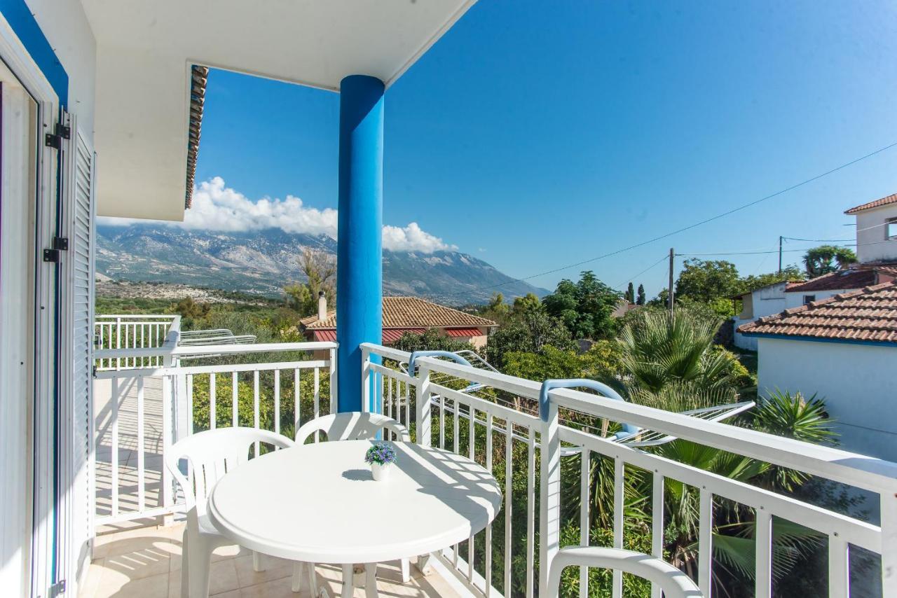 Blue White Apartments - Kefallonia Poolside Retreats Spartia  Bagian luar foto