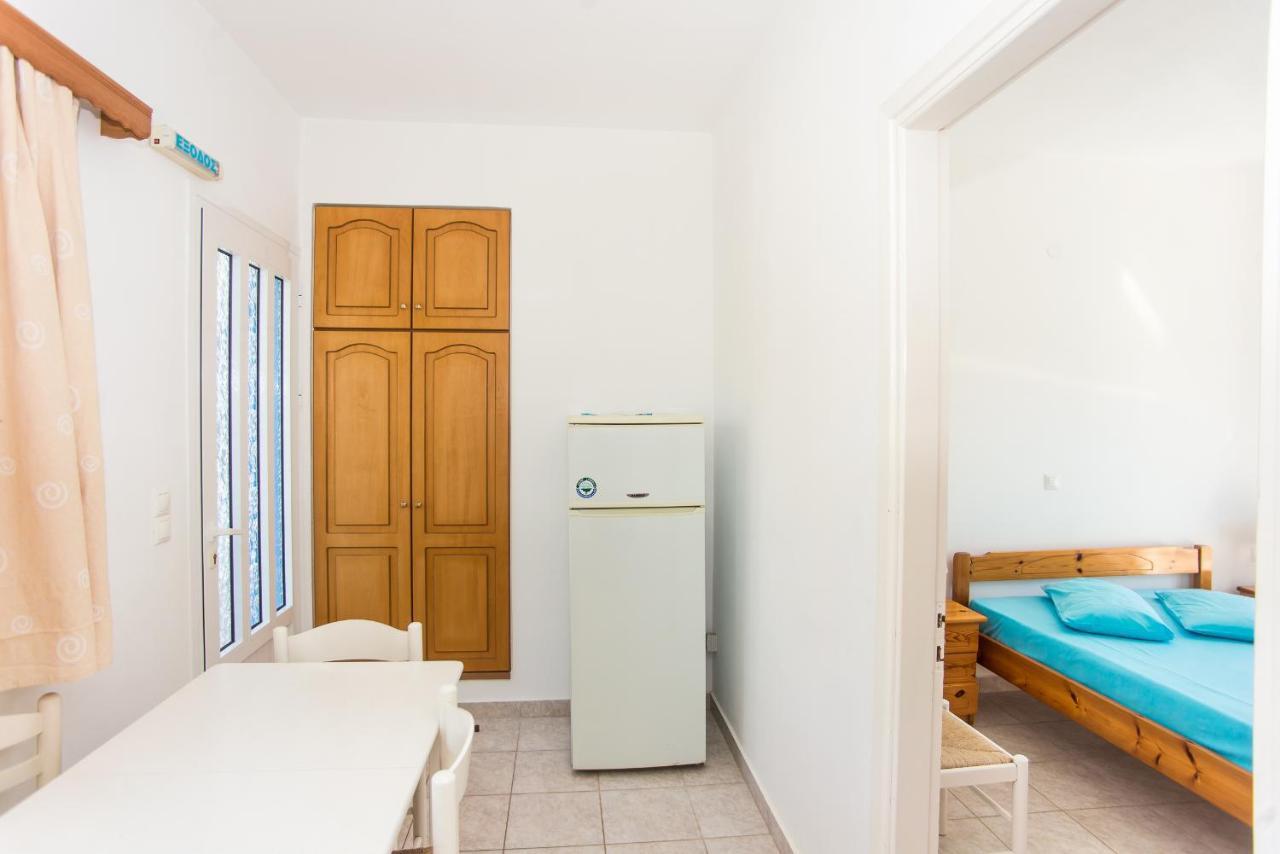 Blue White Apartments - Kefallonia Poolside Retreats Spartia  Bagian luar foto