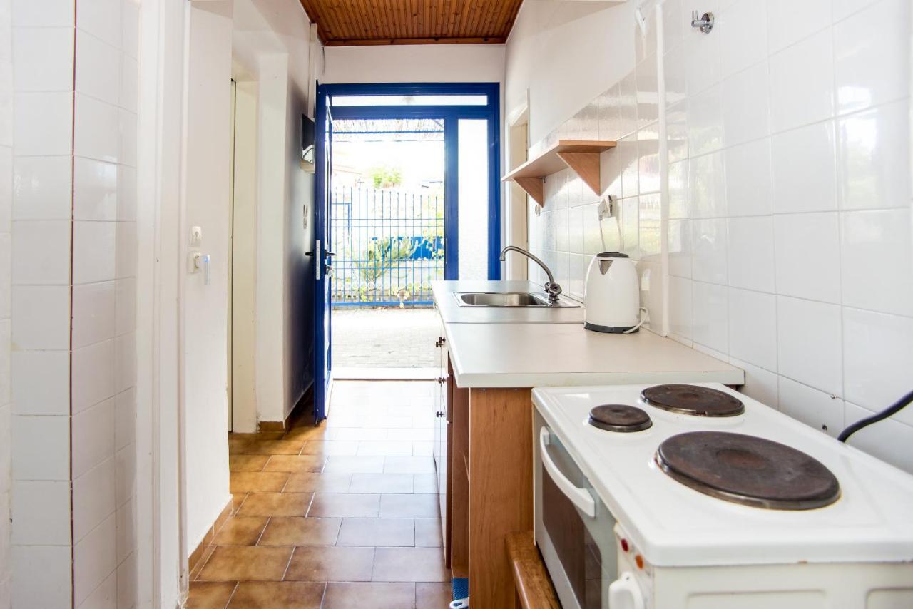 Blue White Apartments - Kefallonia Poolside Retreats Spartia  Bagian luar foto