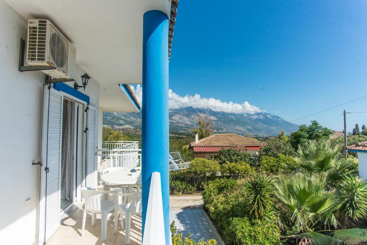 Blue White Apartments - Kefallonia Poolside Retreats Spartia  Bagian luar foto