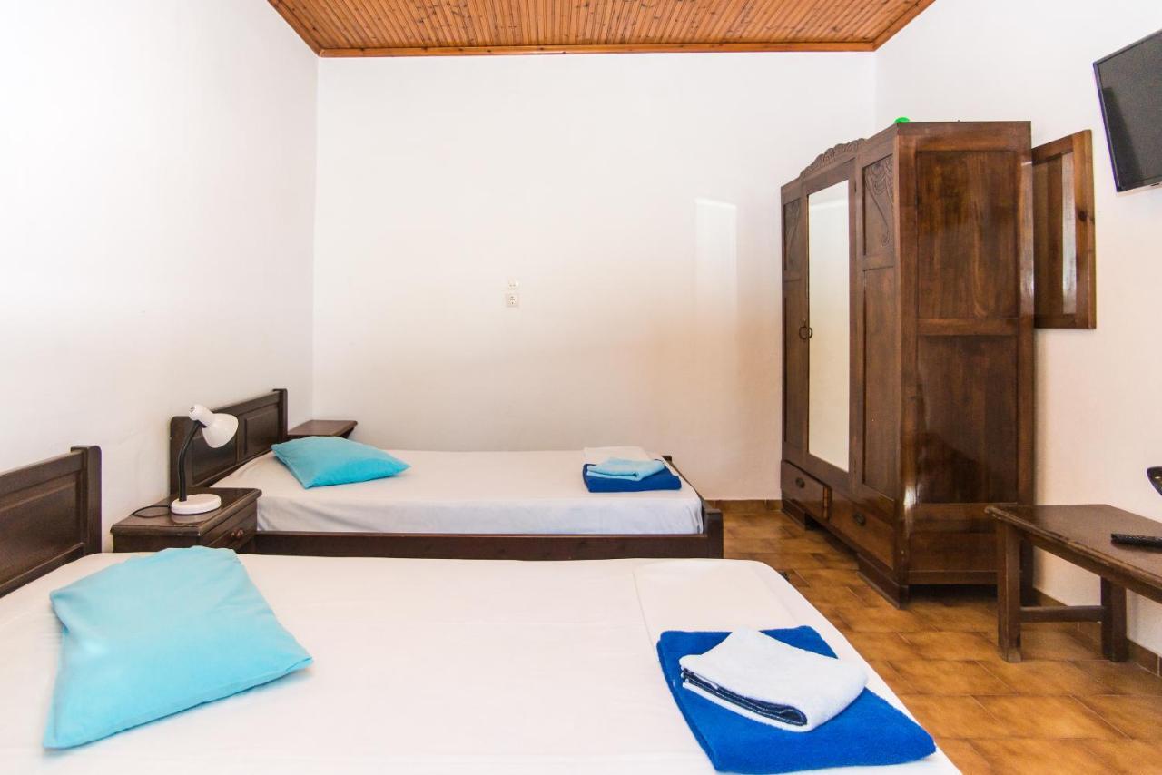 Blue White Apartments - Kefallonia Poolside Retreats Spartia  Bagian luar foto